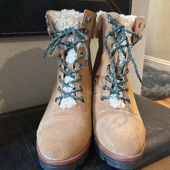 EUC Naturalizer tan lace up boots sz 10 - Picture 2 of 5